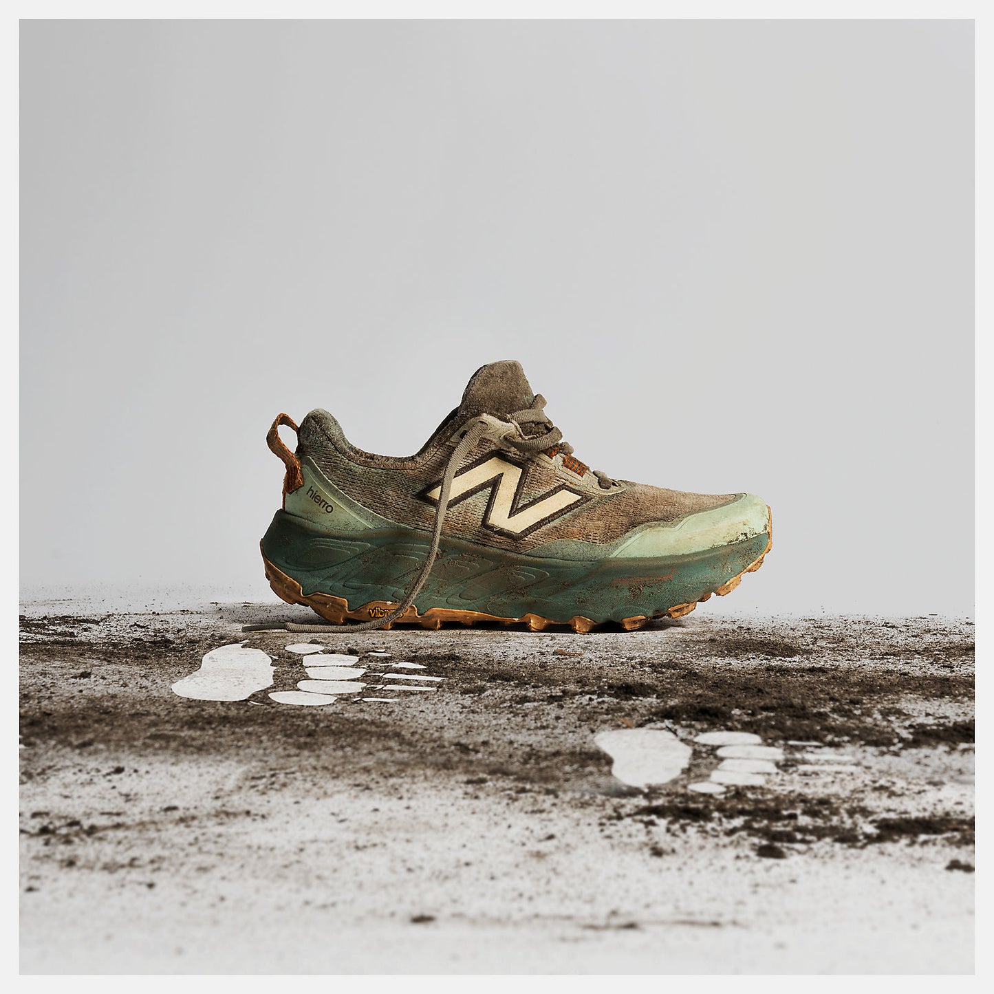 Women's New Balance Hierro v9