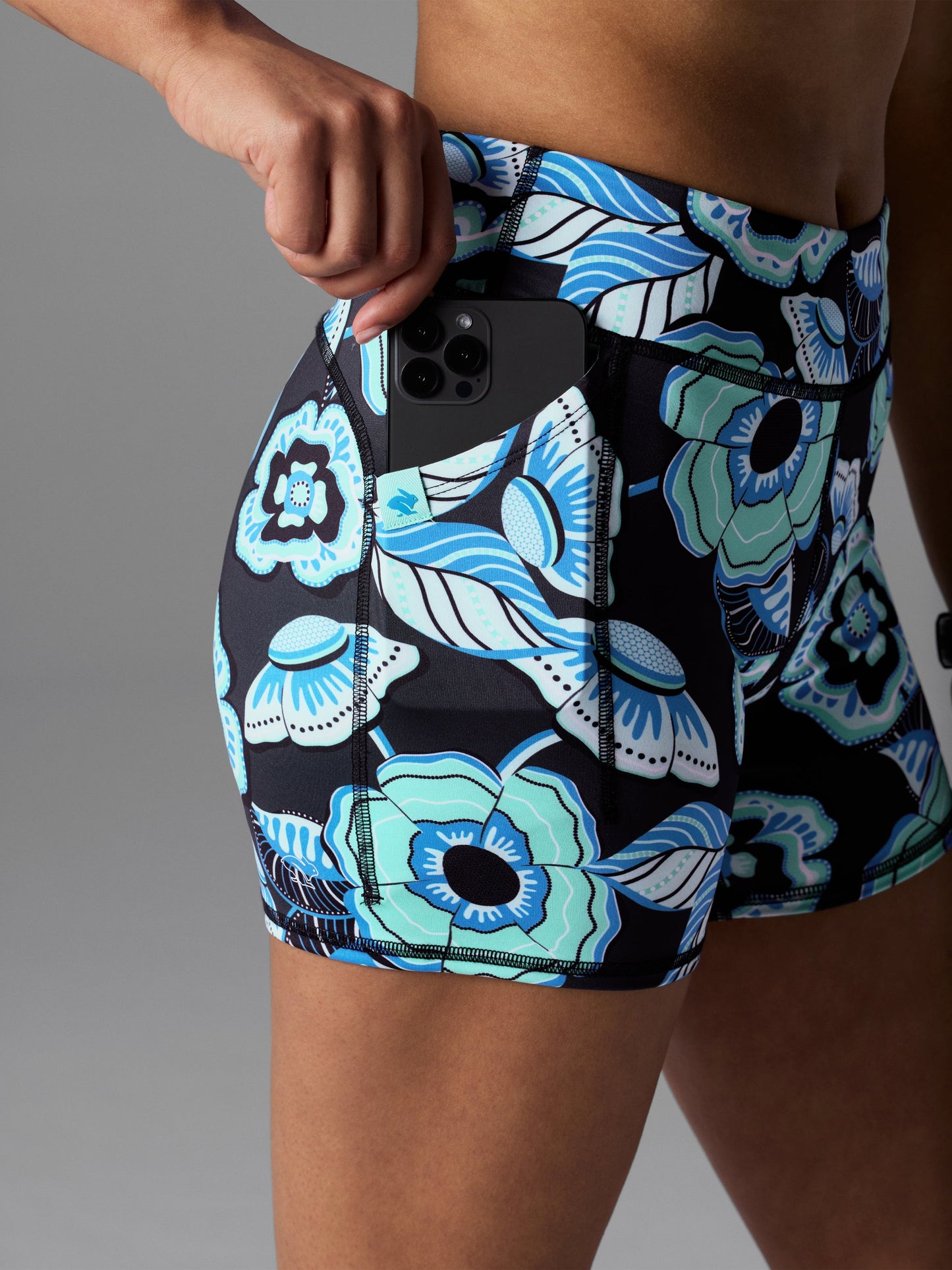 Women's Rabbit Speed Leggy 4" Short Tight